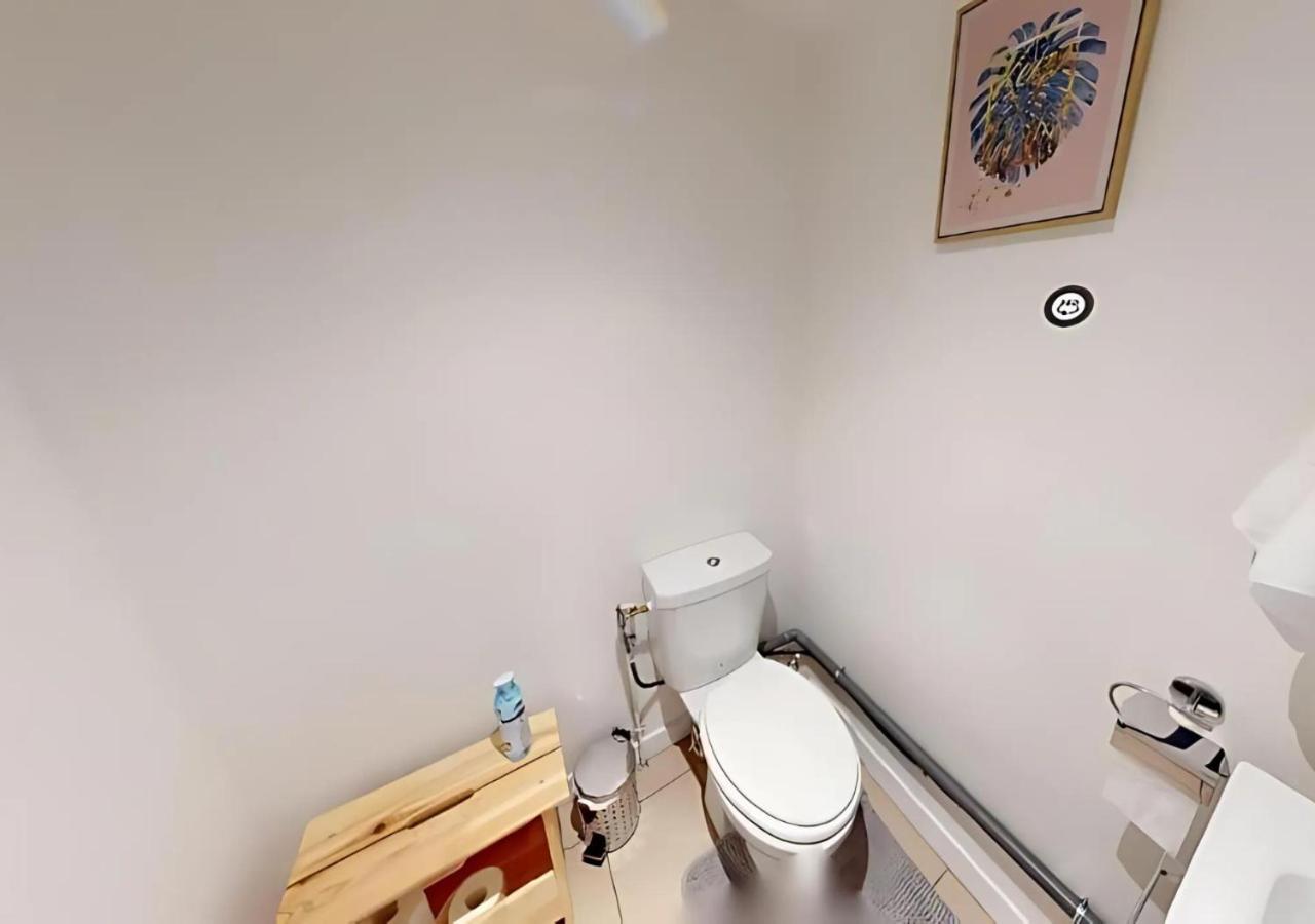 Appartement Live Like A Local Stylish 2Br With Balcony & Parking à Saint-Denis  Extérieur photo