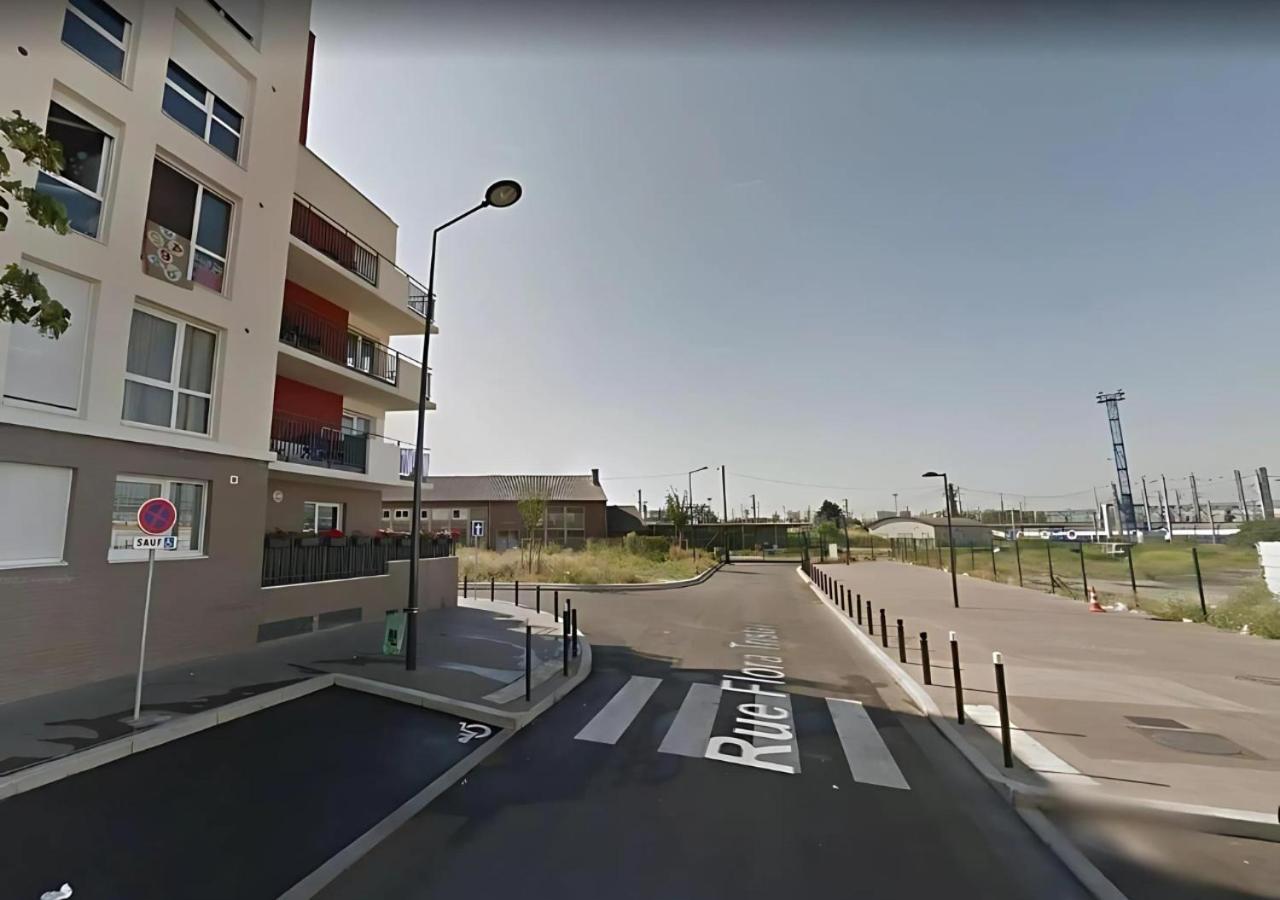 Appartement Live Like A Local Stylish 2Br With Balcony & Parking à Saint-Denis  Extérieur photo